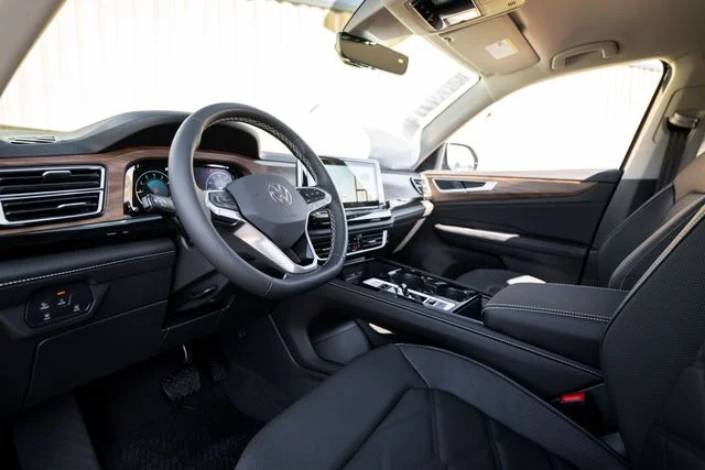 2026 Volkswagen Atlas SE w/Tech - Photo 12