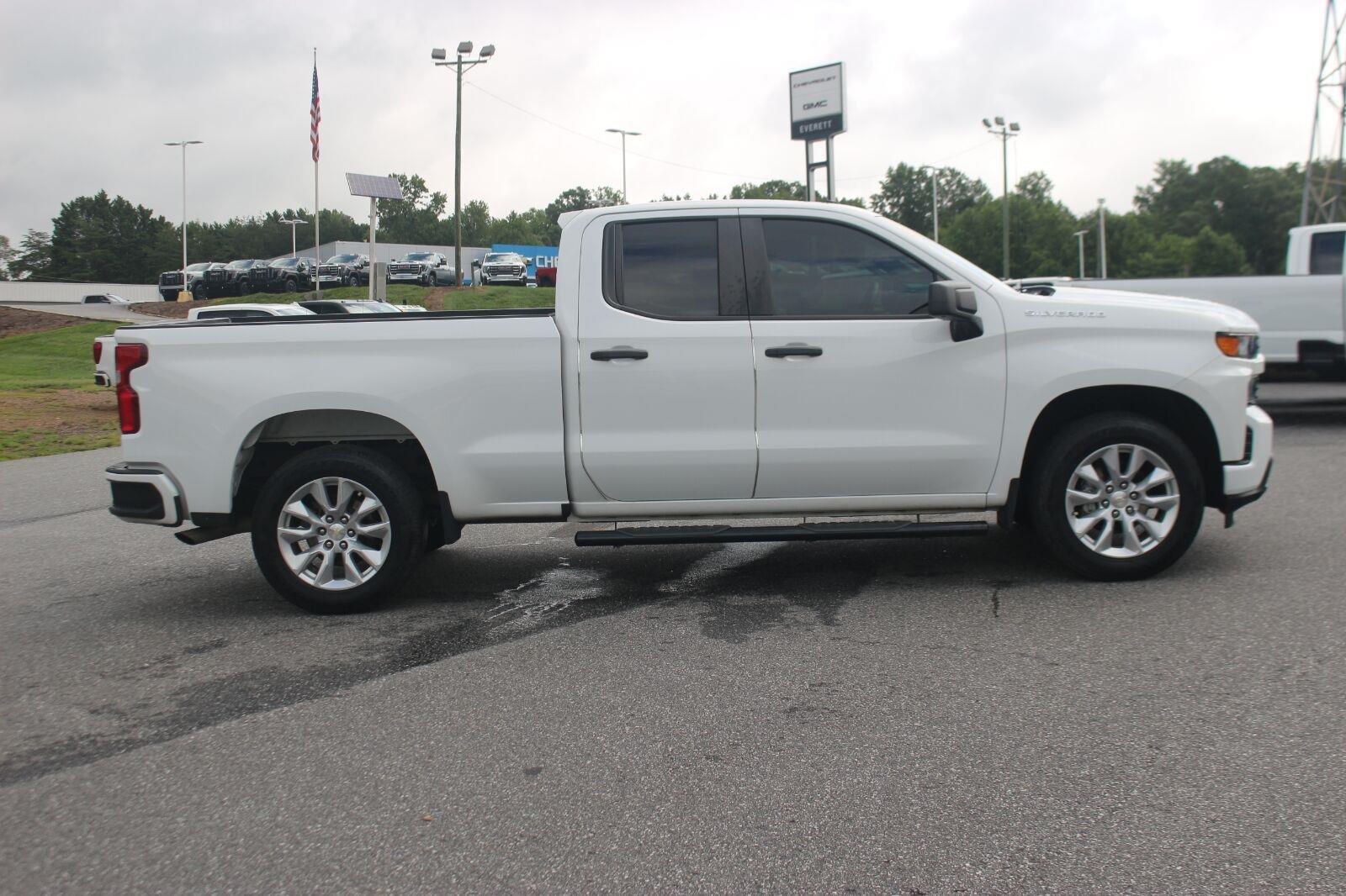 Used 2022 Summit White Chevrolet Custom image 8