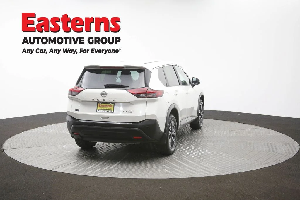 Used 2023 White Nissan SV image 37