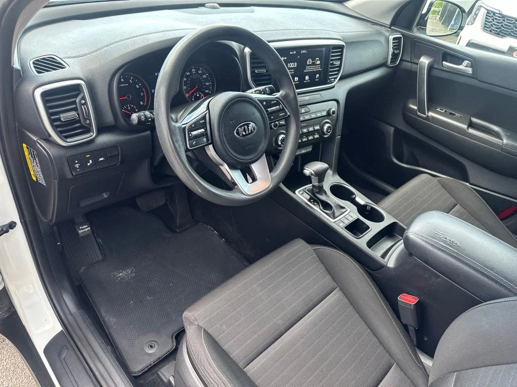 Used 2020 White Kia LX image 9