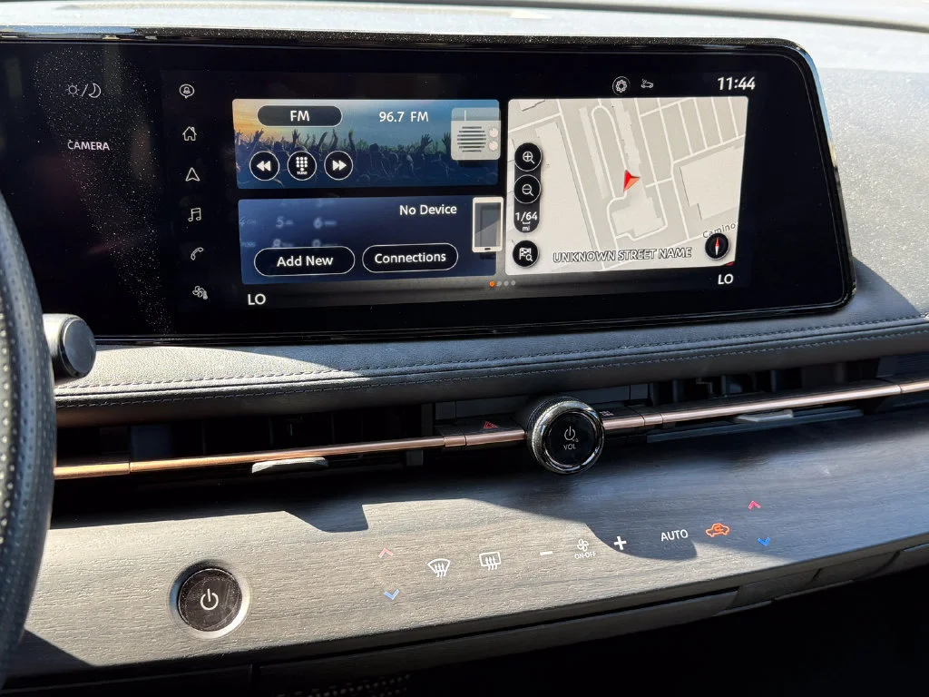 Used 2023  Nissan VENTURE+ image 17