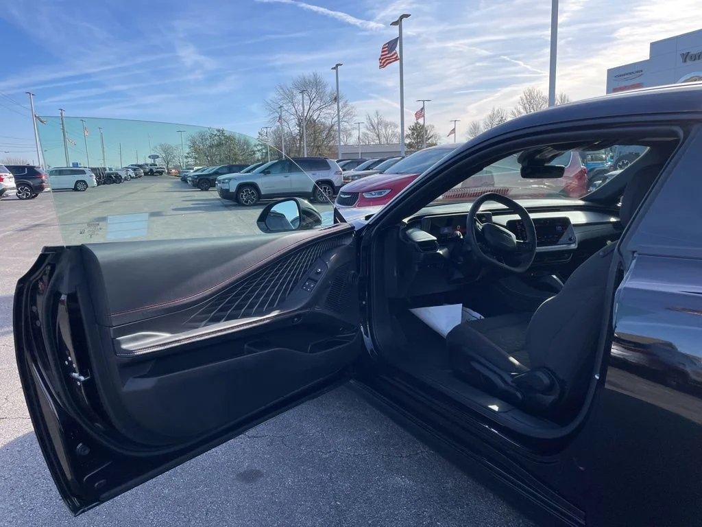 New 2026 Diamond Black Crystal Pearlcoat Dodge R/T image 15