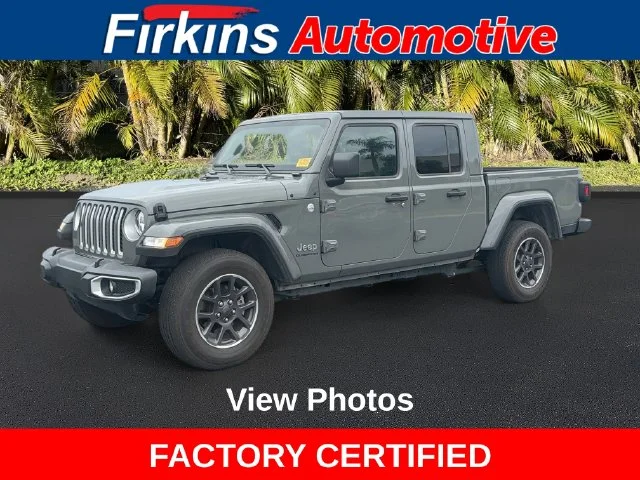 Used 2022 Gray Jeep Overland image 1