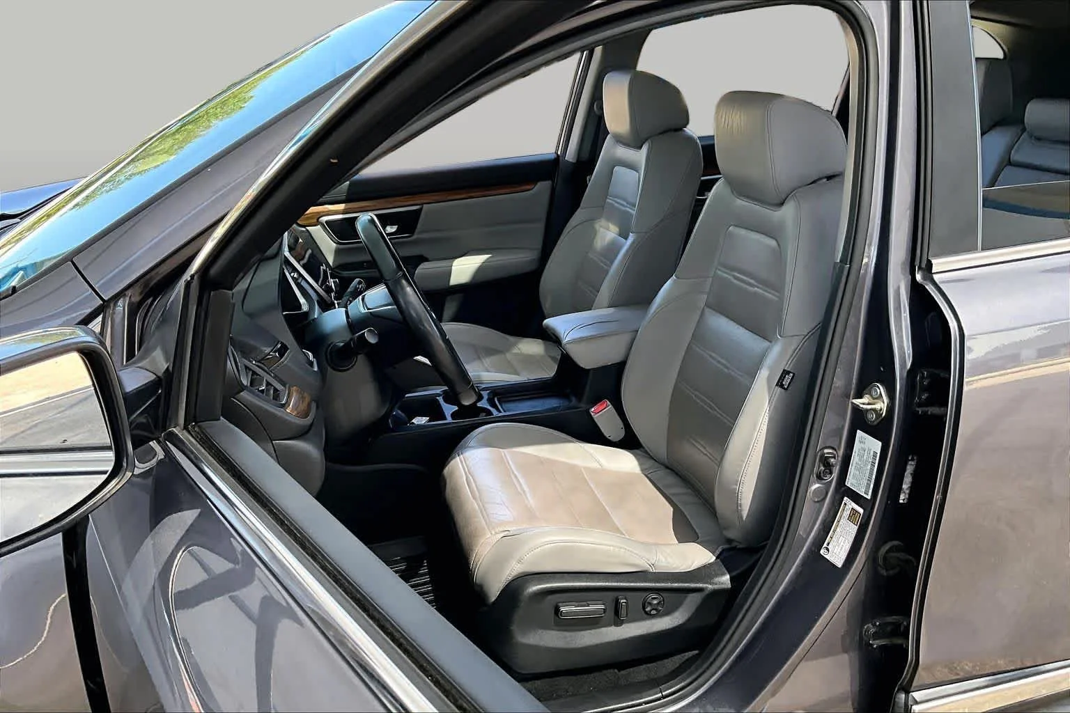 Certified Used 2017 Modern Steel Metallic Honda Touring image 8