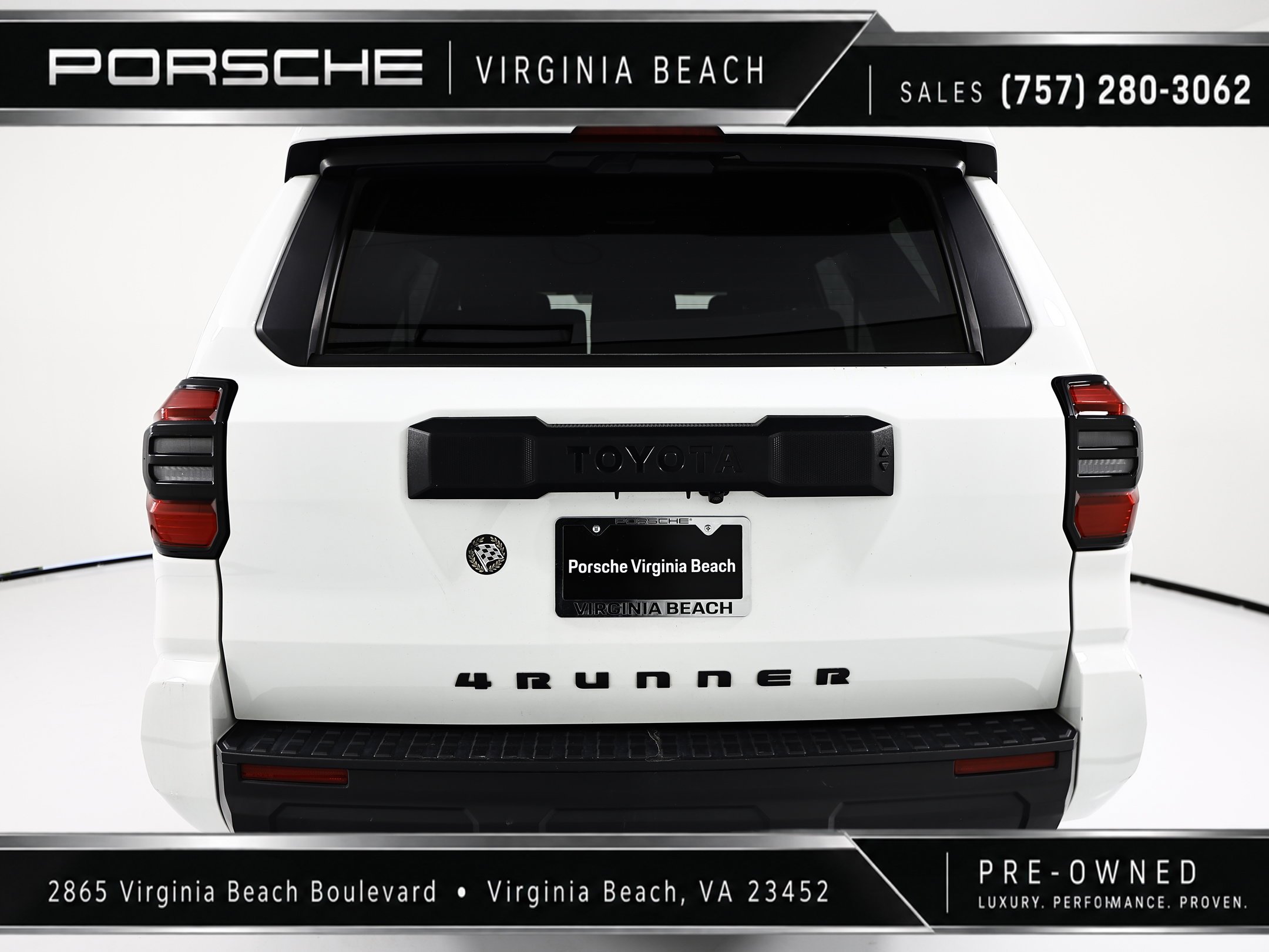 Used 2025 White Toyota SR5 image 4