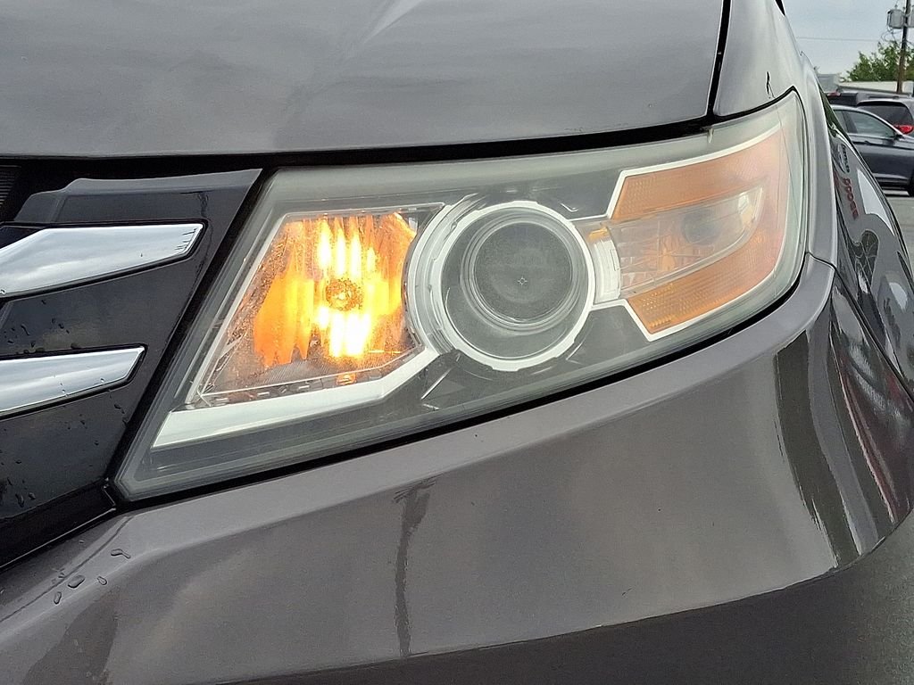 Used 2016 Gray Honda SE image 10