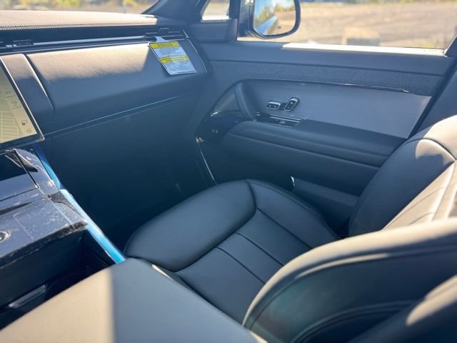 New 2026 Carpathian Grey Land Rover SE image 12