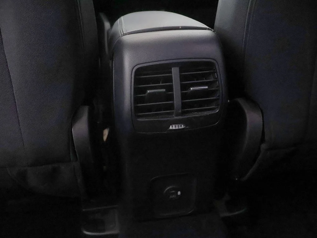 Used 2022 Black Ford SE image 32