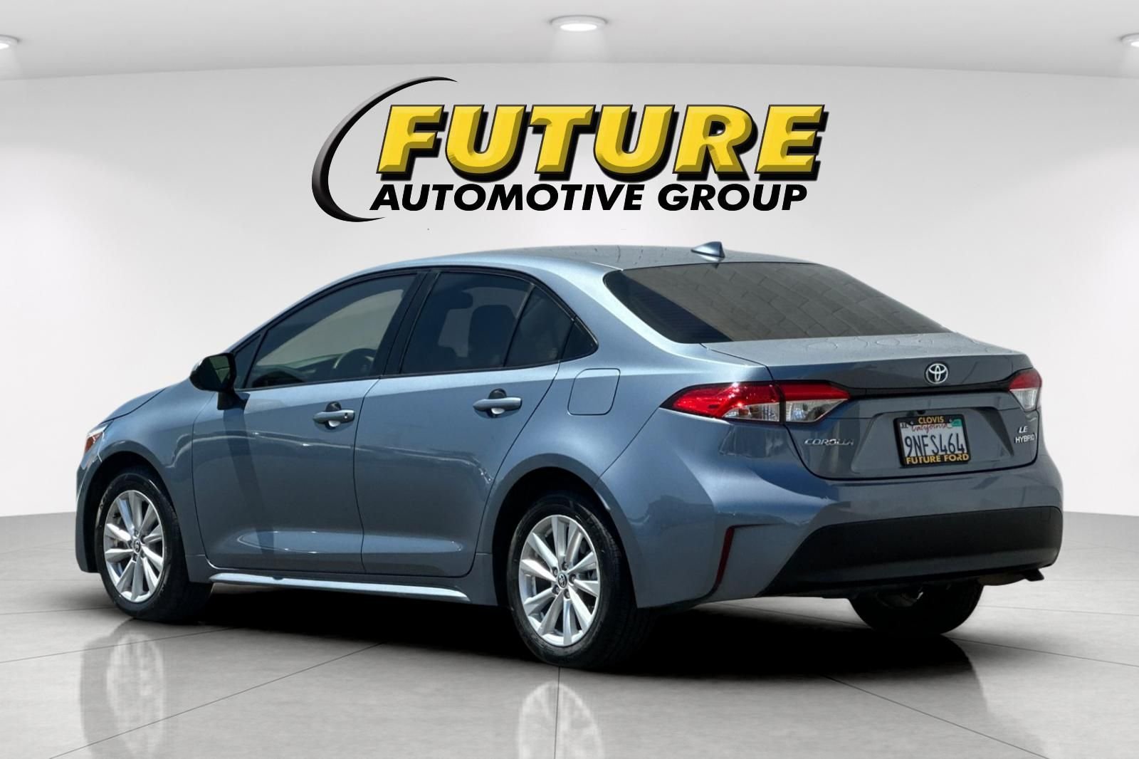 Used 2024  Toyota LE image 5