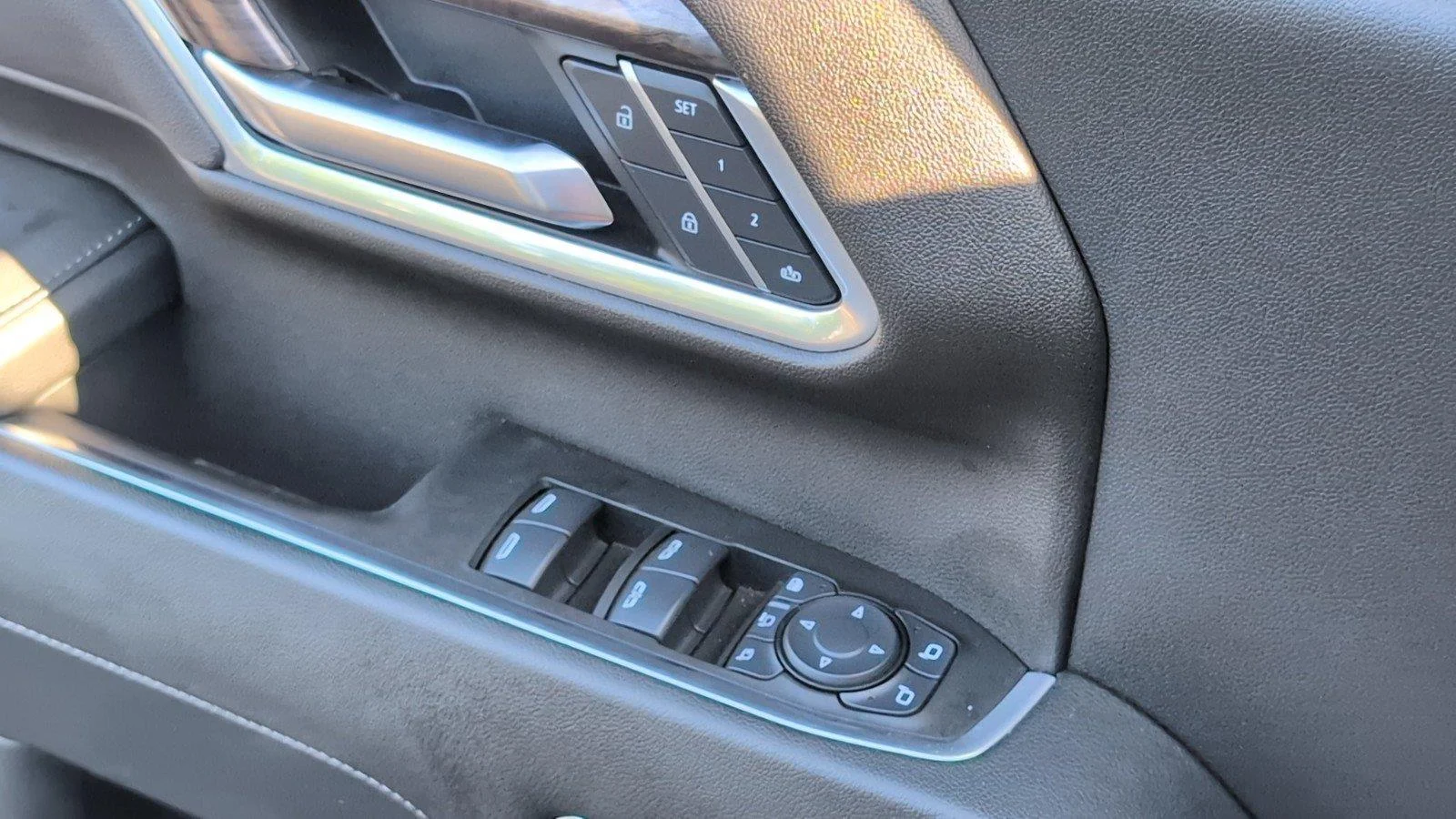 Used 2025 Cypress Gray Chevrolet LTZ image 21