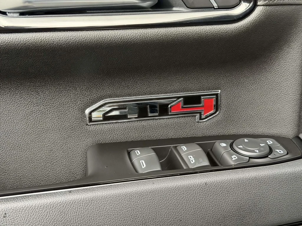 Used 2025 White GMC AT4 image 22