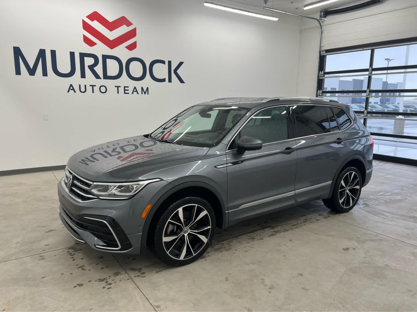 2022 Volkswagen Tiguan 2.0T SEL R-Line 4Motion's photo