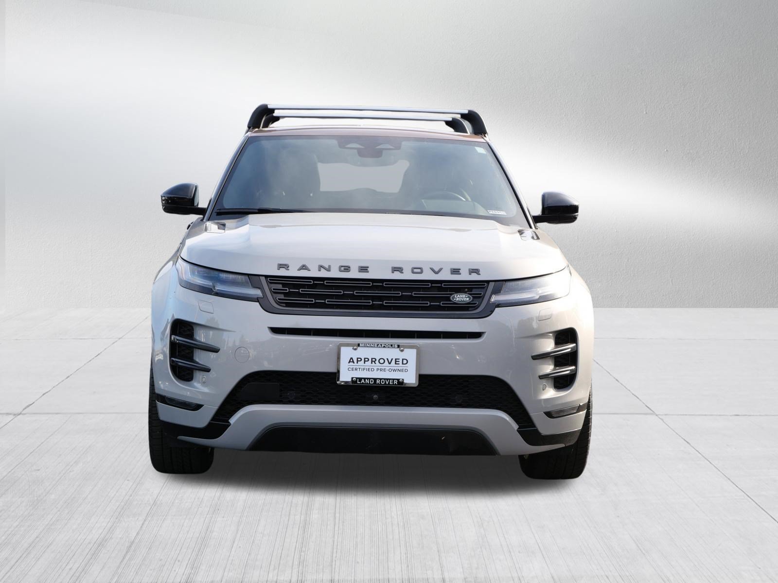 Certified Used 2026 Seoul Pearl Silver Metallic Land Rover Dynamic SE image 8