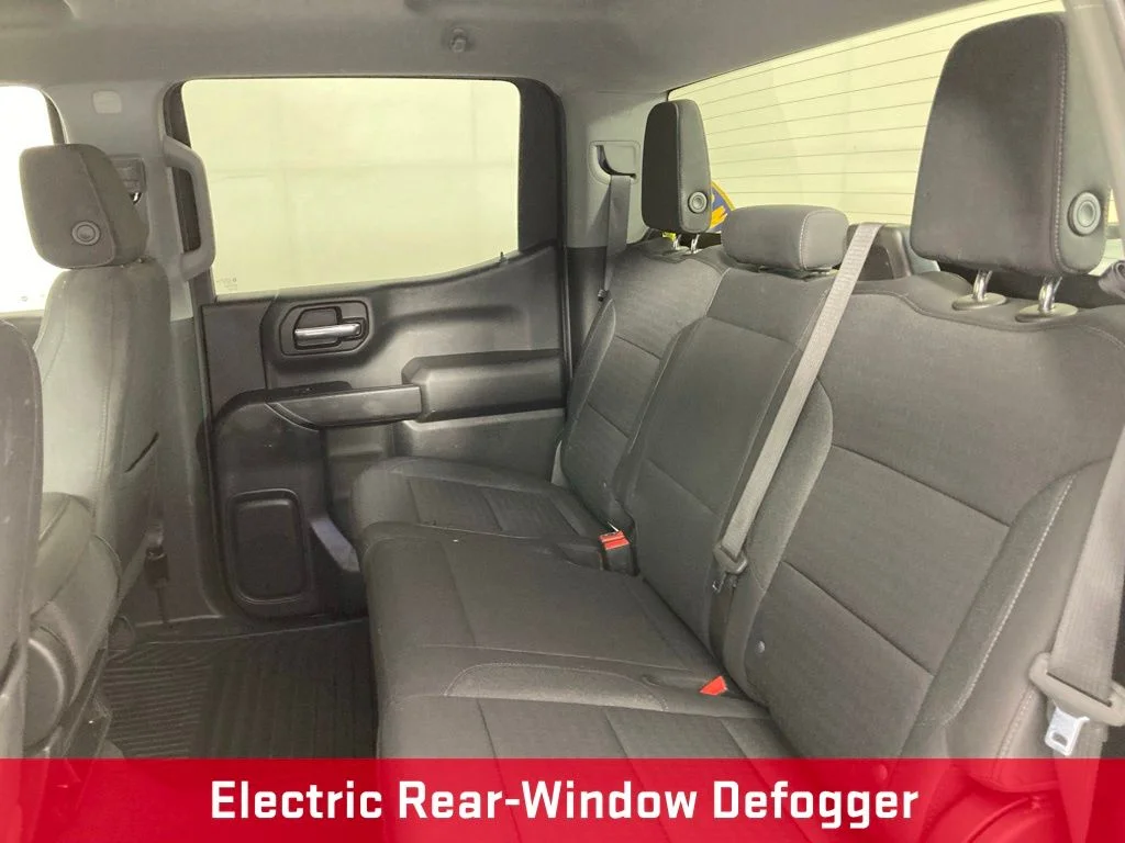 Used 2023 White Chevrolet Custom image 17