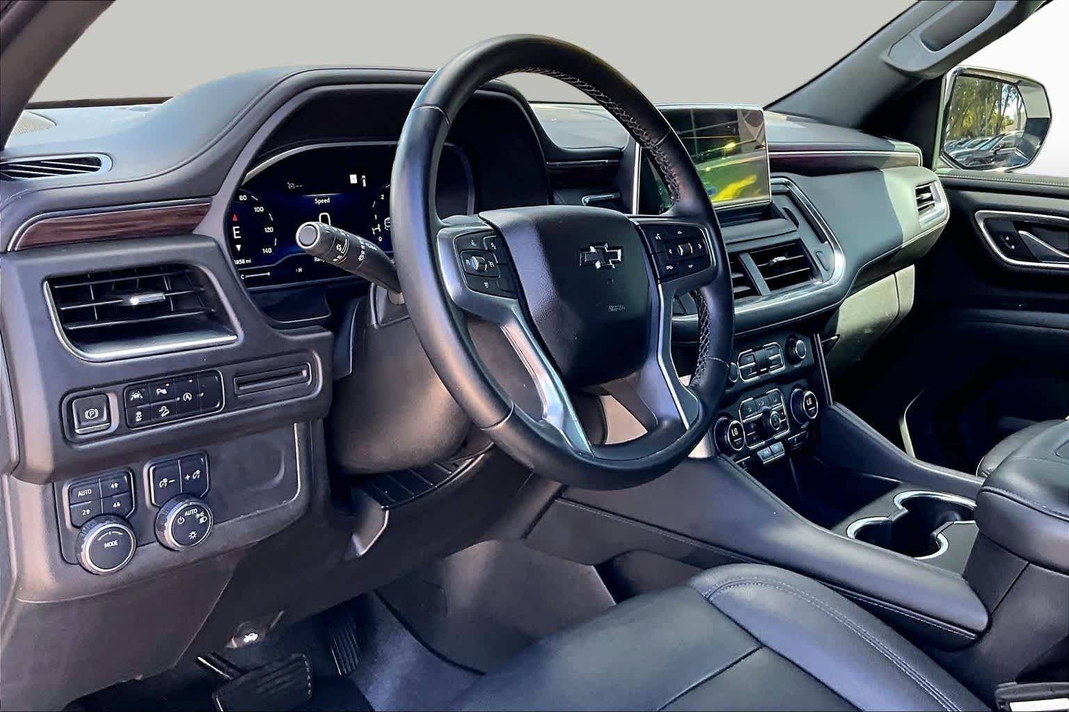 Used 2023 Summit White Chevrolet Z71 image 18