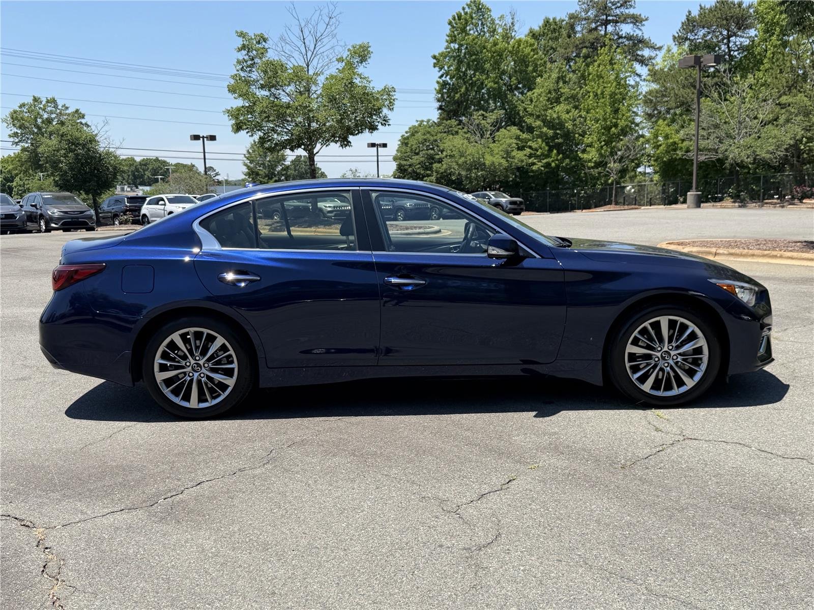 Used 2023 Grand Blue INFINITI LUXE image 31