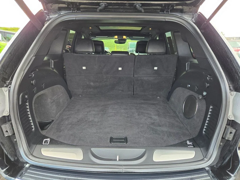 Used 2019 Black Jeep Limited image 35