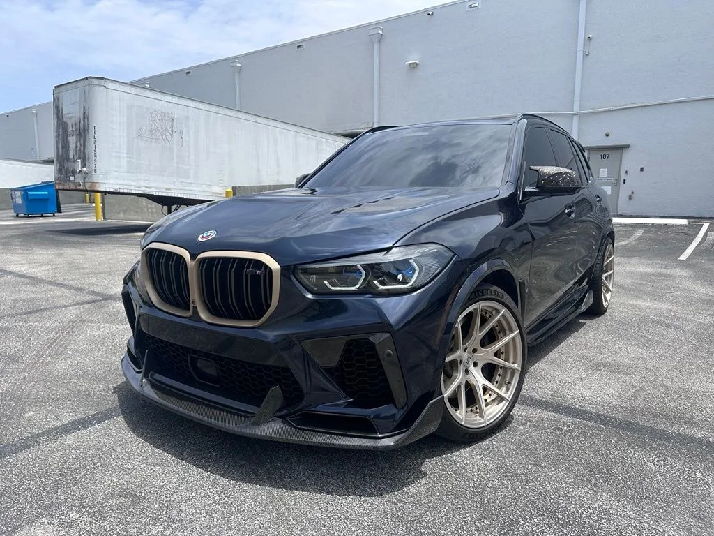 Used 2022 Black BMW Competition image 1