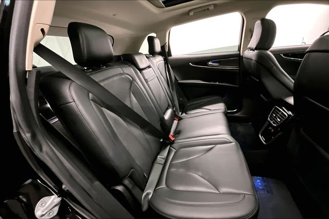 Used 2023 Black Metallic Lincoln Reserve image 24