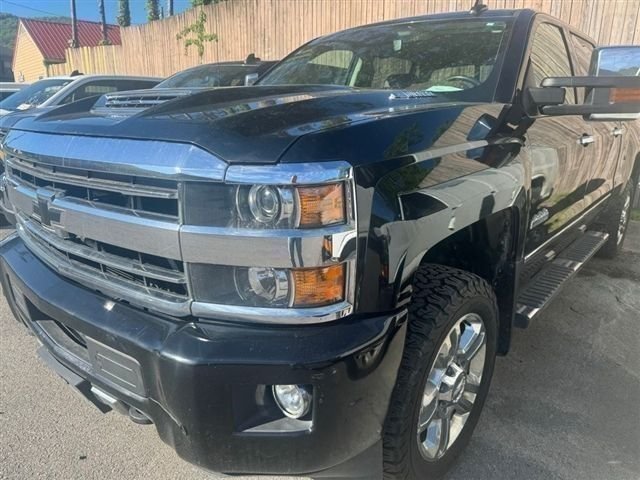 Used 2019 Black Chevrolet High Country image 3