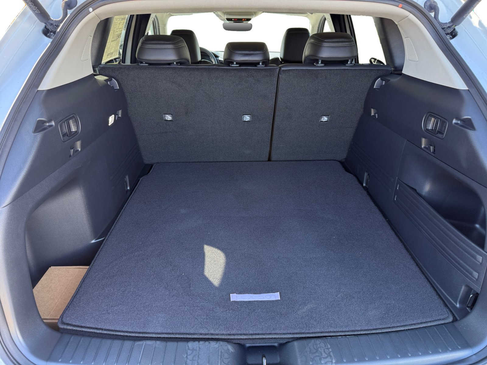 New 2026 Wind Chill Pearl Mazda Premium image 17