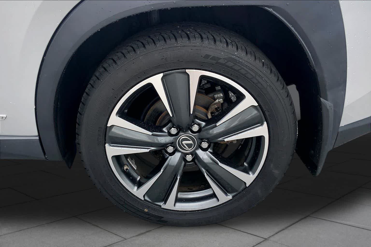 Used 2020 Silver Lining Metallic Lexus  image 11