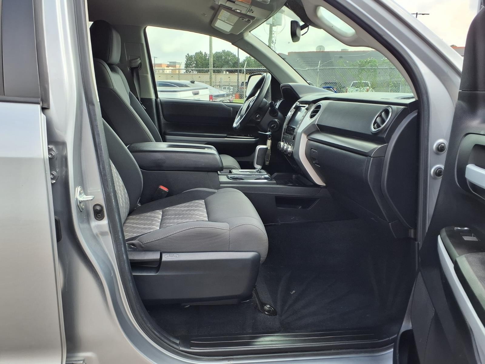 2021 Toyota Tundra 4WD SR5 - 9