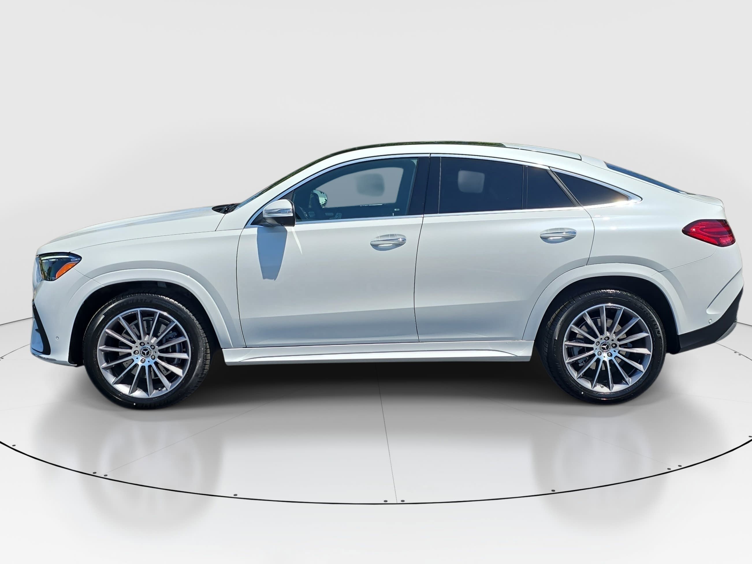 New 2026 MANUFAKTUR Moonlight White Metallic Mercedes-Benz GLE450 image 8