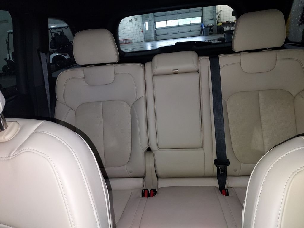 Used 2023 White/off-white Jeep Limited image 13
