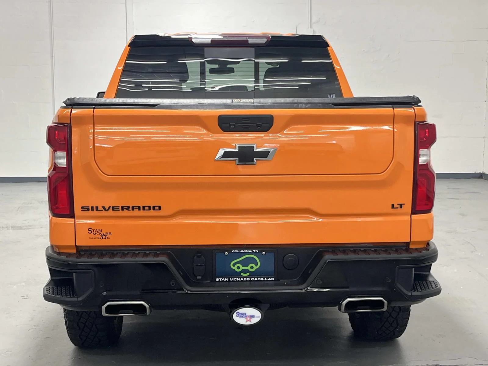 Used 2022 All normally body colored non-sheet metal parts will be black including front fender extensions, cab spoiler on Double & Crew cabs and LT trim door handles. May require extended lead time. Chevrolet LT Trail Boss image 7