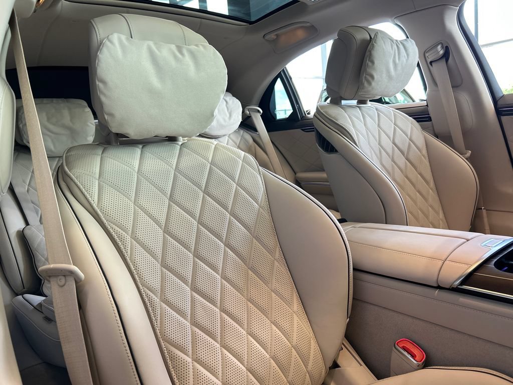New 2027 MANUFAKTUR Moonlight White Metallic Mercedes-Benz S 580 image 49