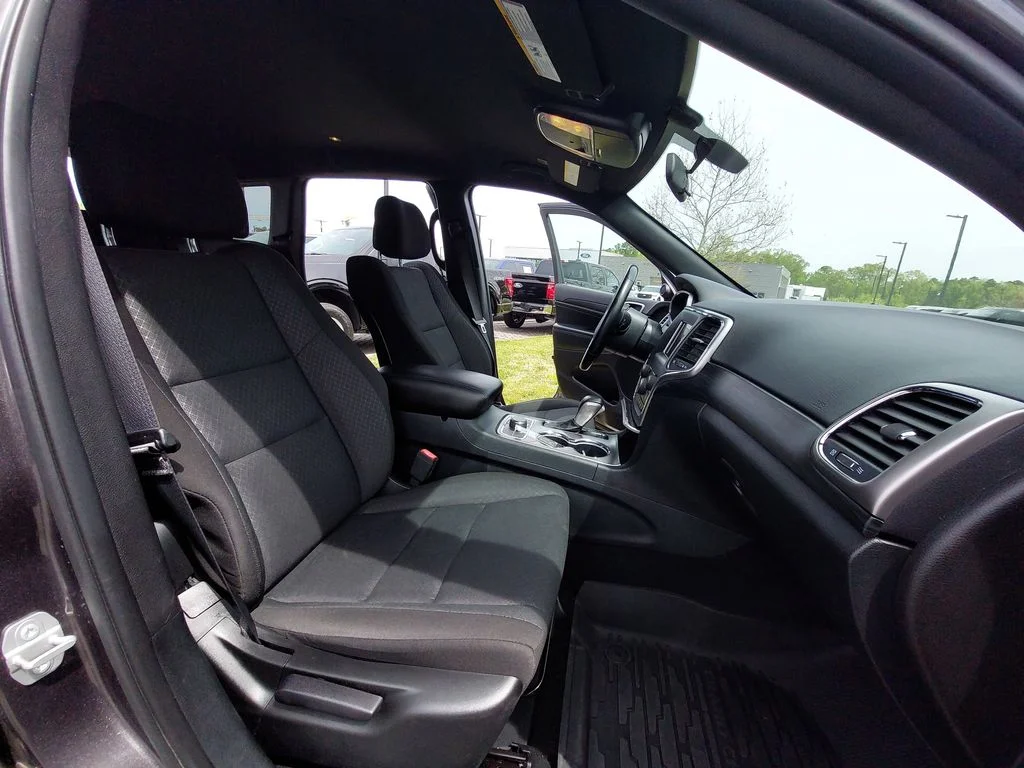 Used 2020 Gray Jeep Laredo E image 10