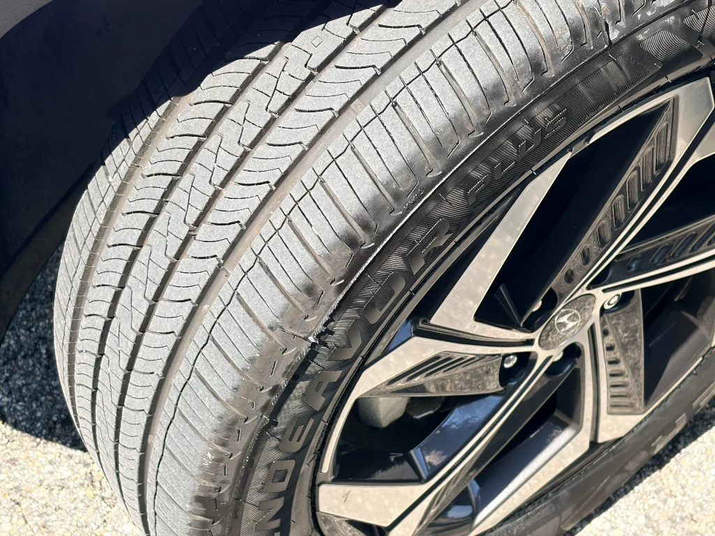 Used 2024 Shimmering Silver Hyundai SEL image 32