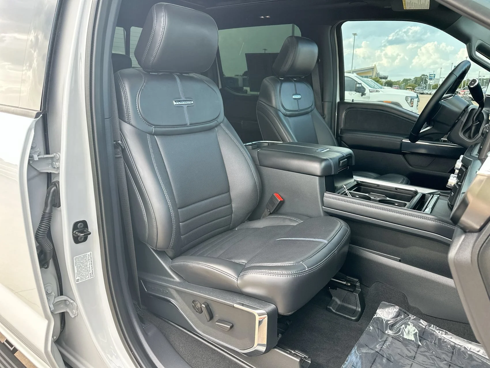 Used 2025 Avalanche Ford Platinum image 26