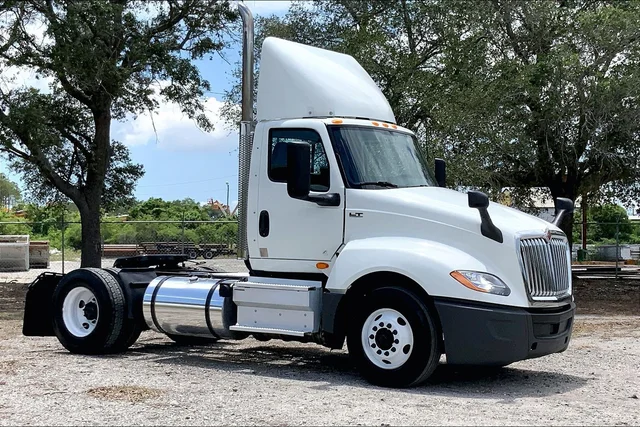 Pre-Owned 2021 International LT625 4x2 Day Cab
