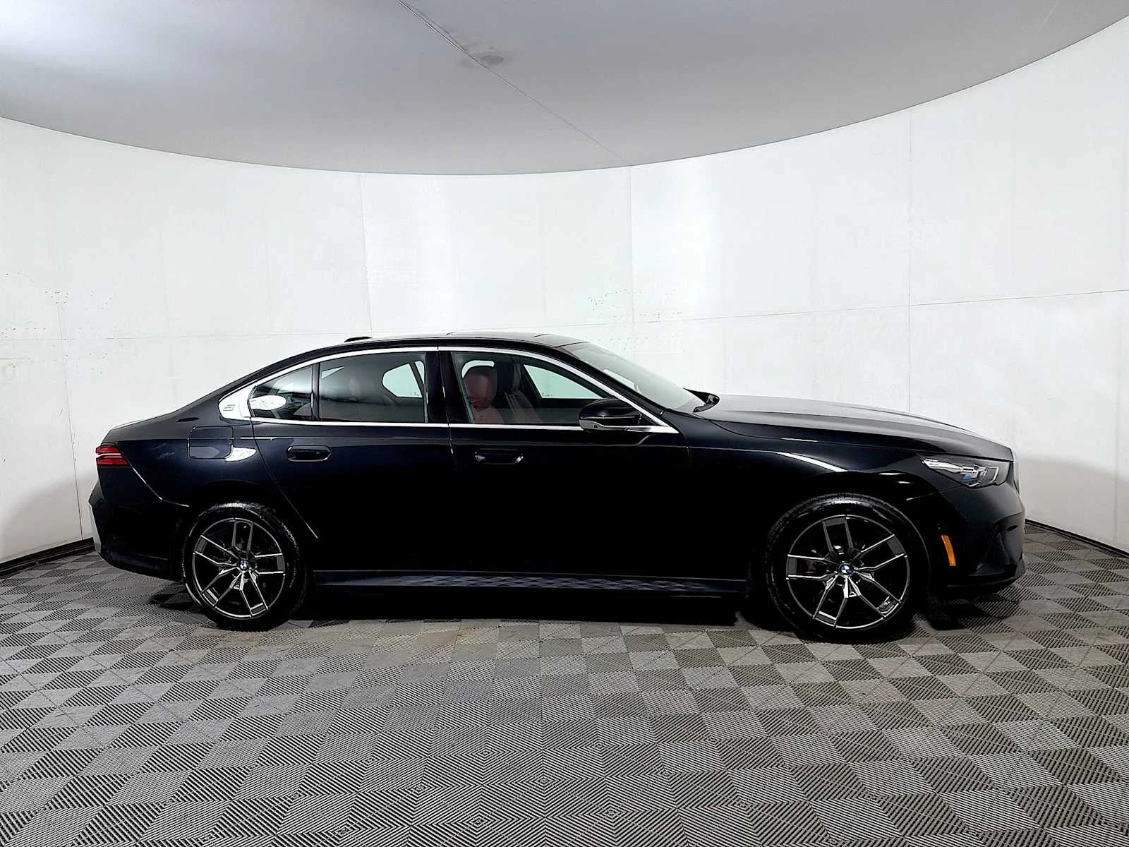Used 2026 Black Sapphire Metallic BMW 530i xDrive image 7