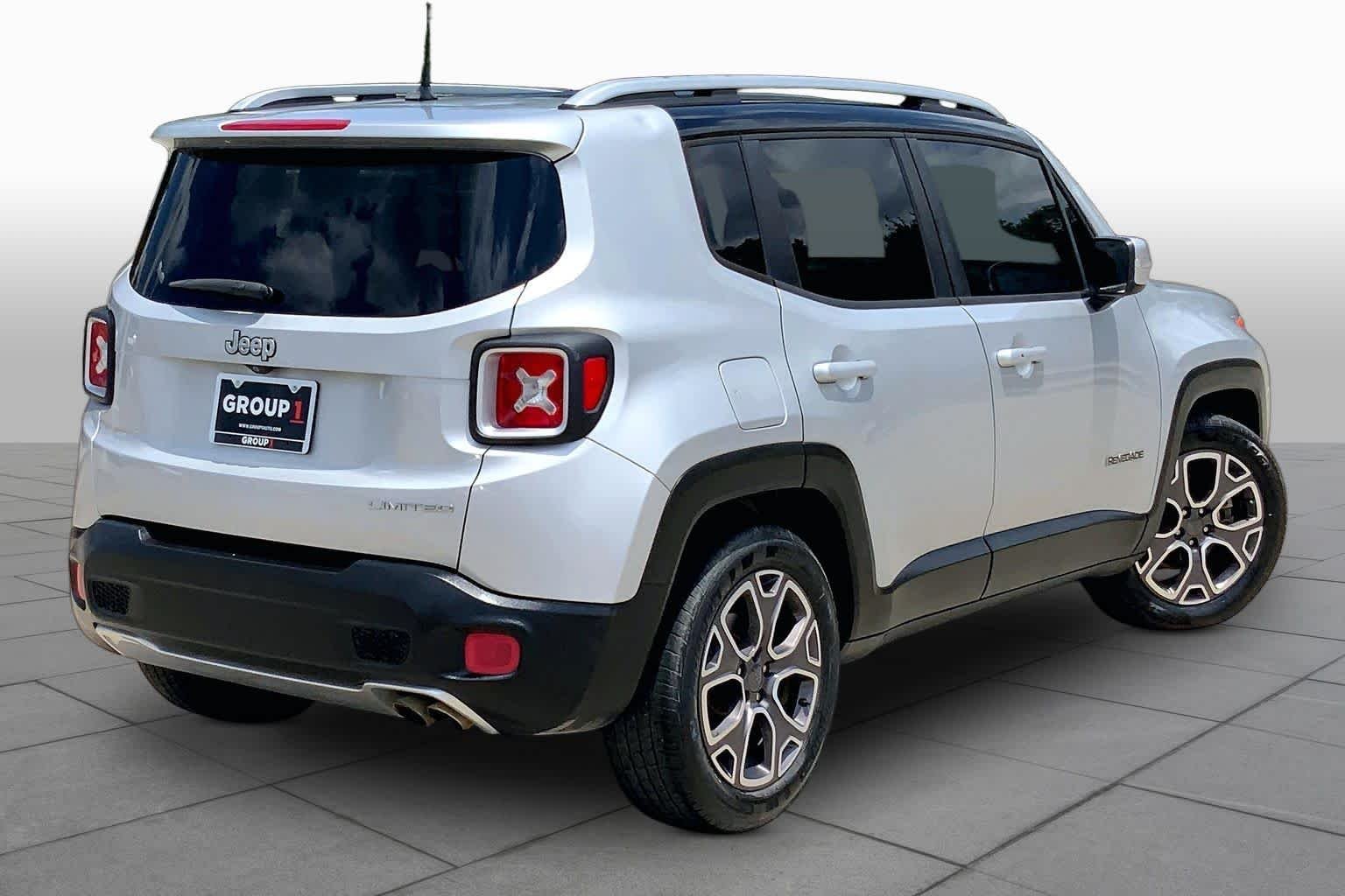 Used 2016 Glacier Metallic Jeep Limited image 13