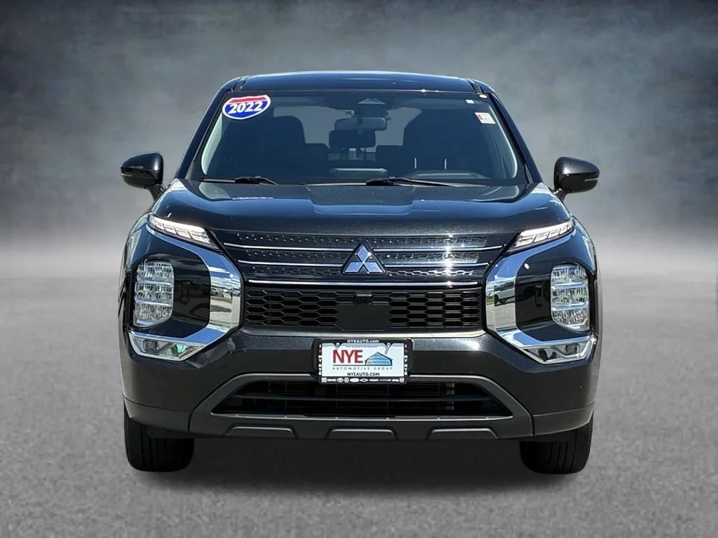 Used 2022  Mitsubishi ES image 8