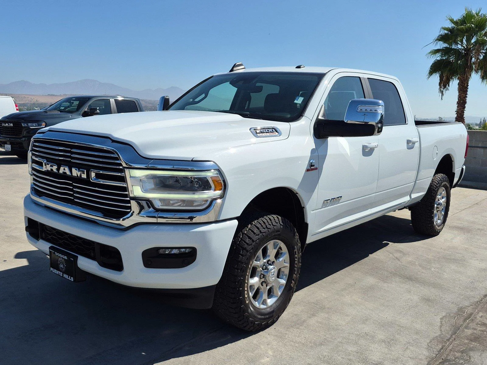Used 2024  RAM TRUCK LARAM image 3