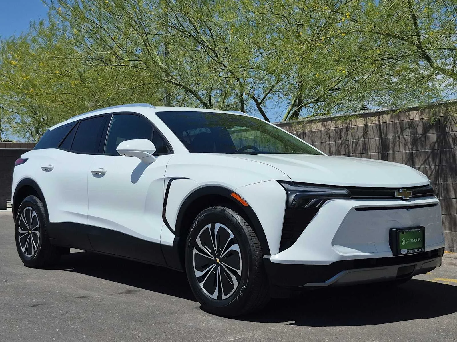 Used 2024 Summit White Chevrolet eAWD LT image 3