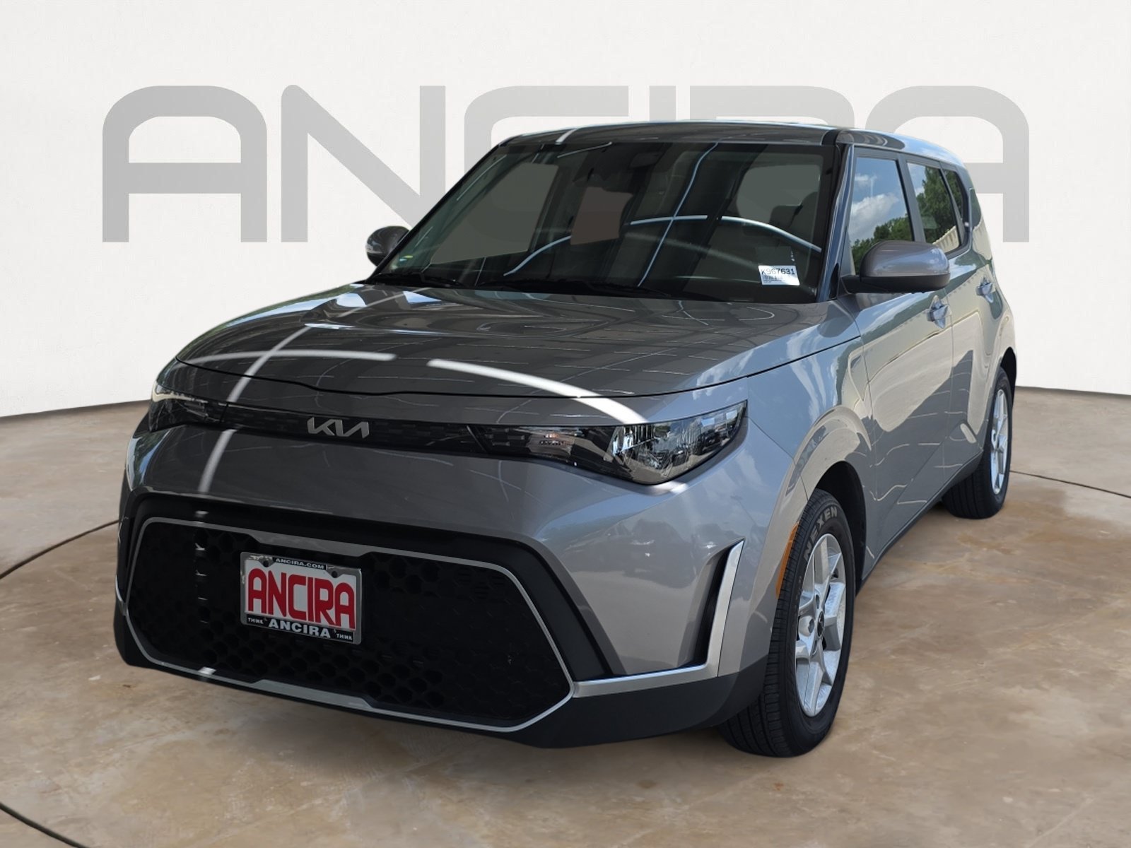Certified Used 2025 Steel Gray Kia LX image 4