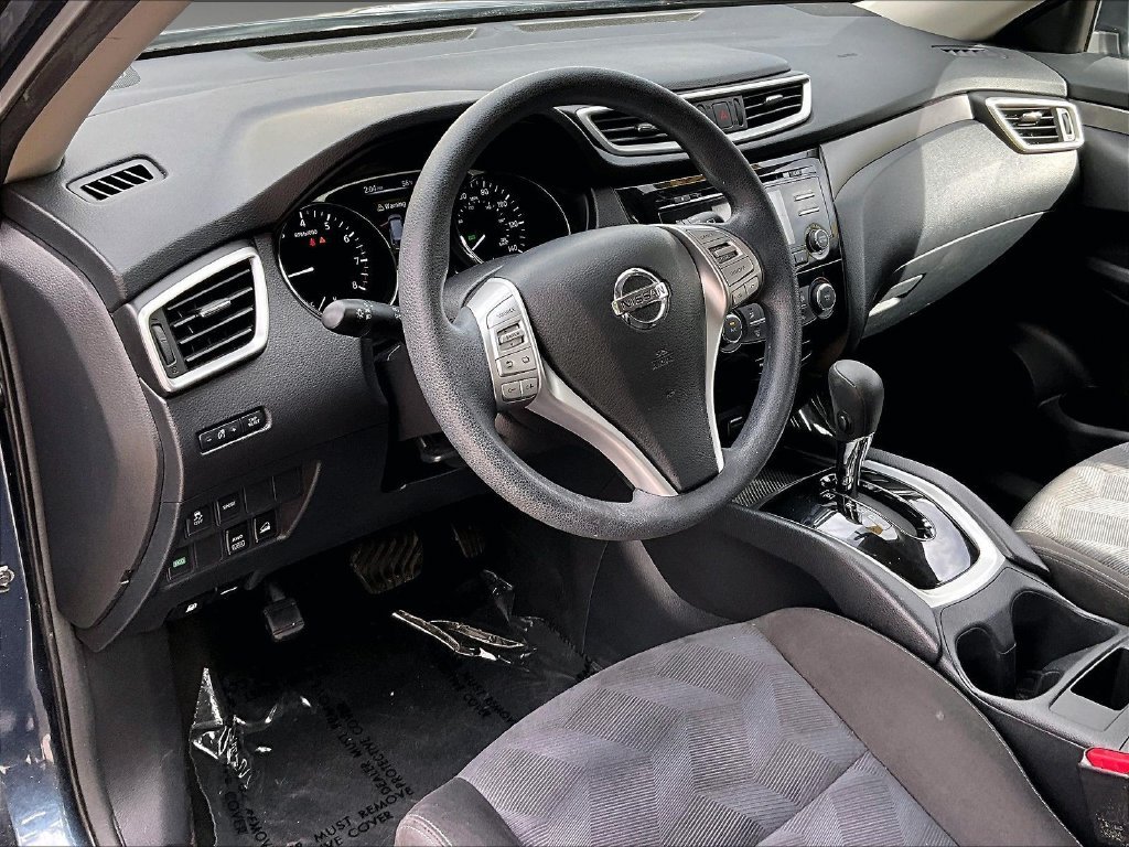Used 2015 Arctic Blue Metallic Nissan S image 8