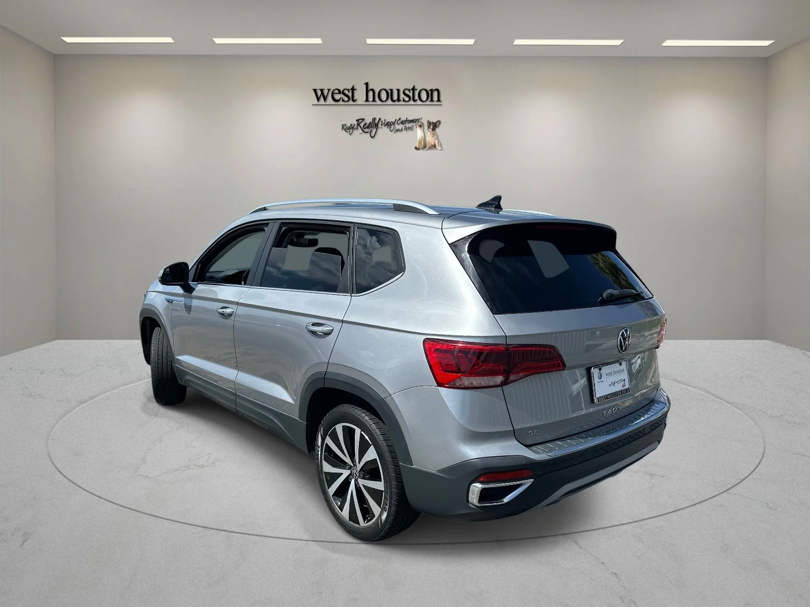 Certified Used 2023 Pyrite Silver Metallic Volkswagen SE FWD image 7