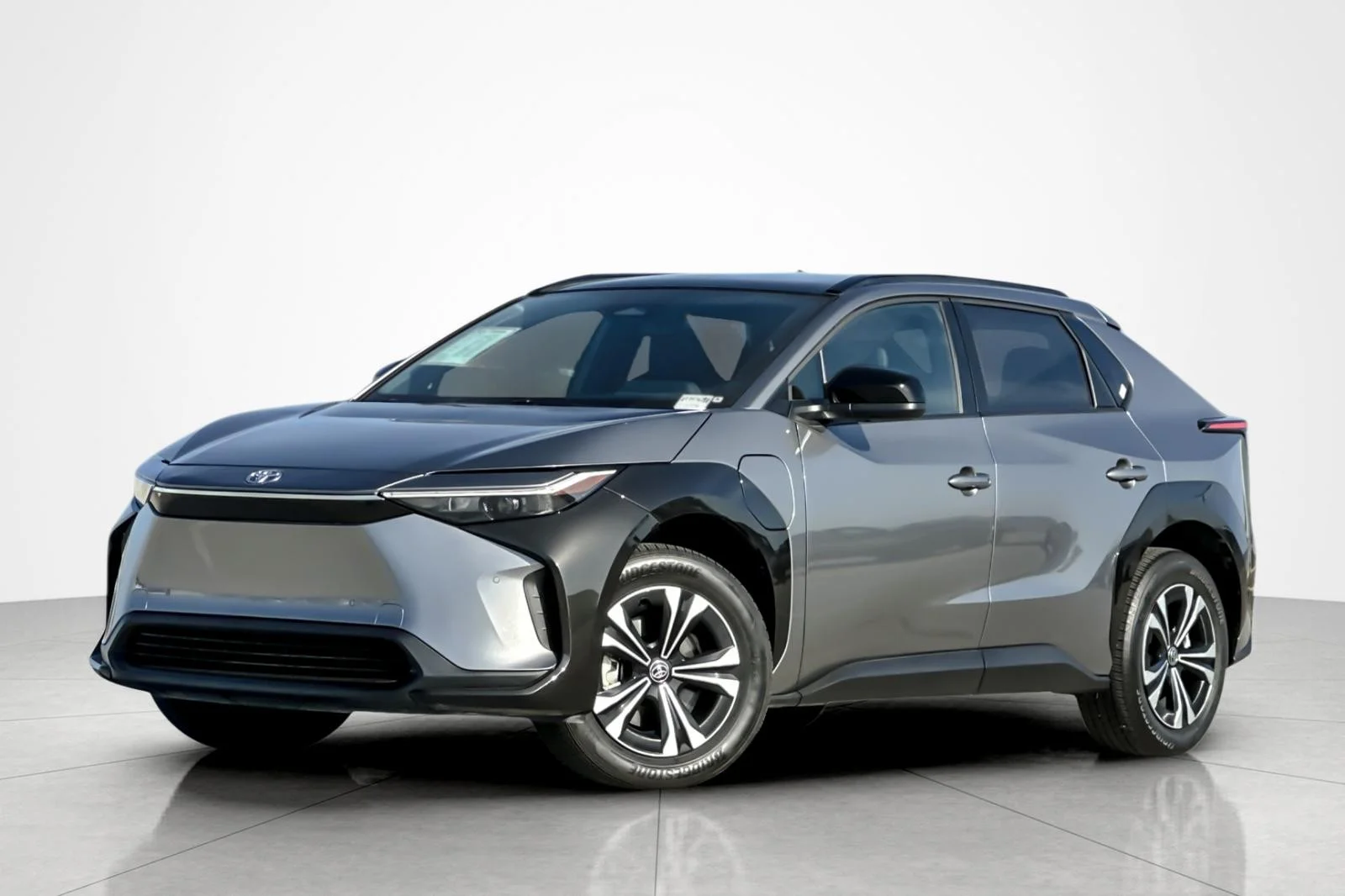 Certified Used 2023 PRECIOUS METAL Toyota XLE image 1