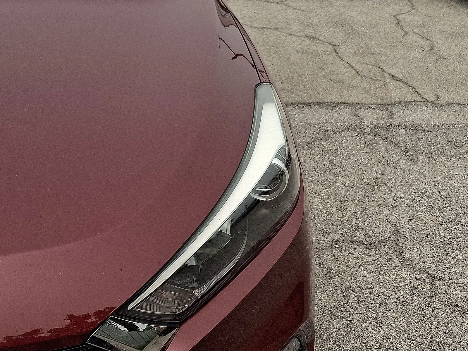 Used 2018 Red Hyundai Limited image 9