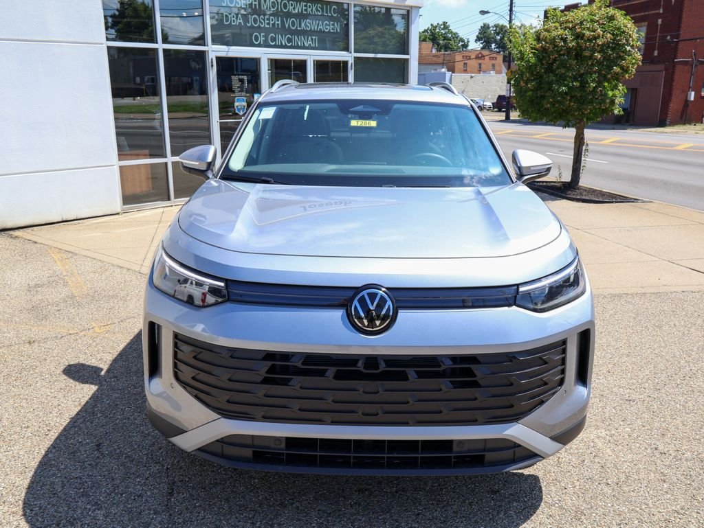 New 2026 Silver Volkswagen 2.0T SE image 8