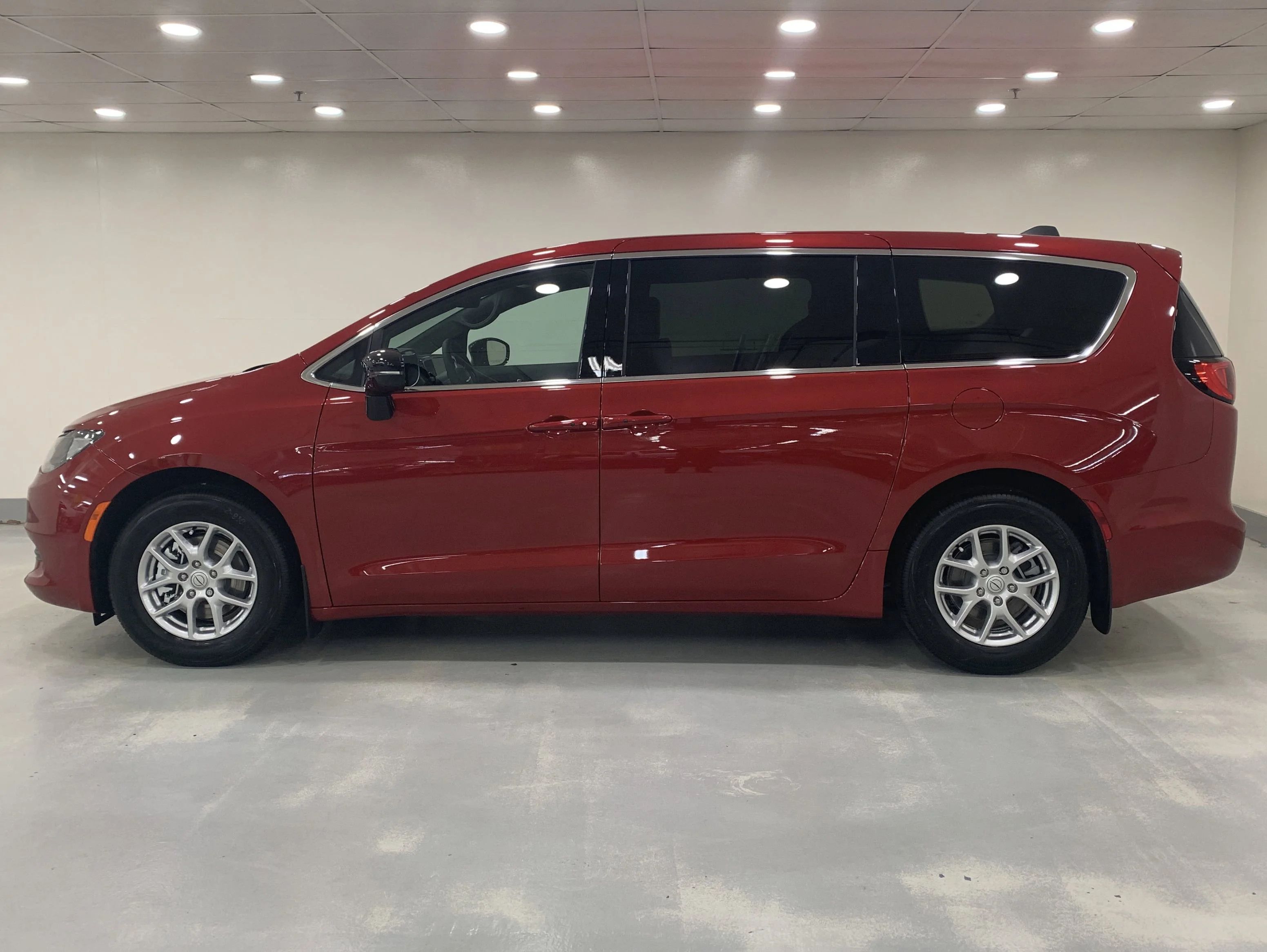 New 2026 RED HOT PEARL Chrysler SXT image 2