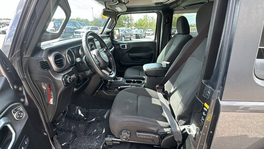 Used 2022 Gray Jeep Sport S image 13