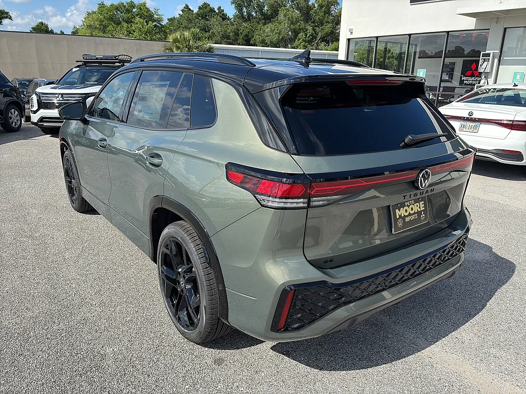 New 2026 Avocado Green w/ Deep Black Roof Volkswagen SE R-Line Black FWD image 6