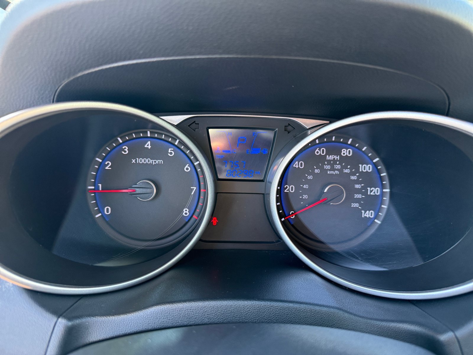 Used 2014 Shadow Hyundai SE image 11